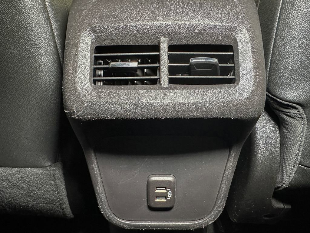 Used 2024 GMC Terrain SLT image 29