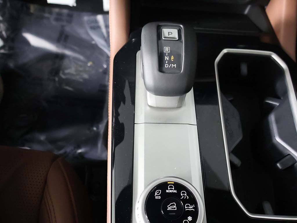 New 2026 Mitsubishi Outlander SEL image 48