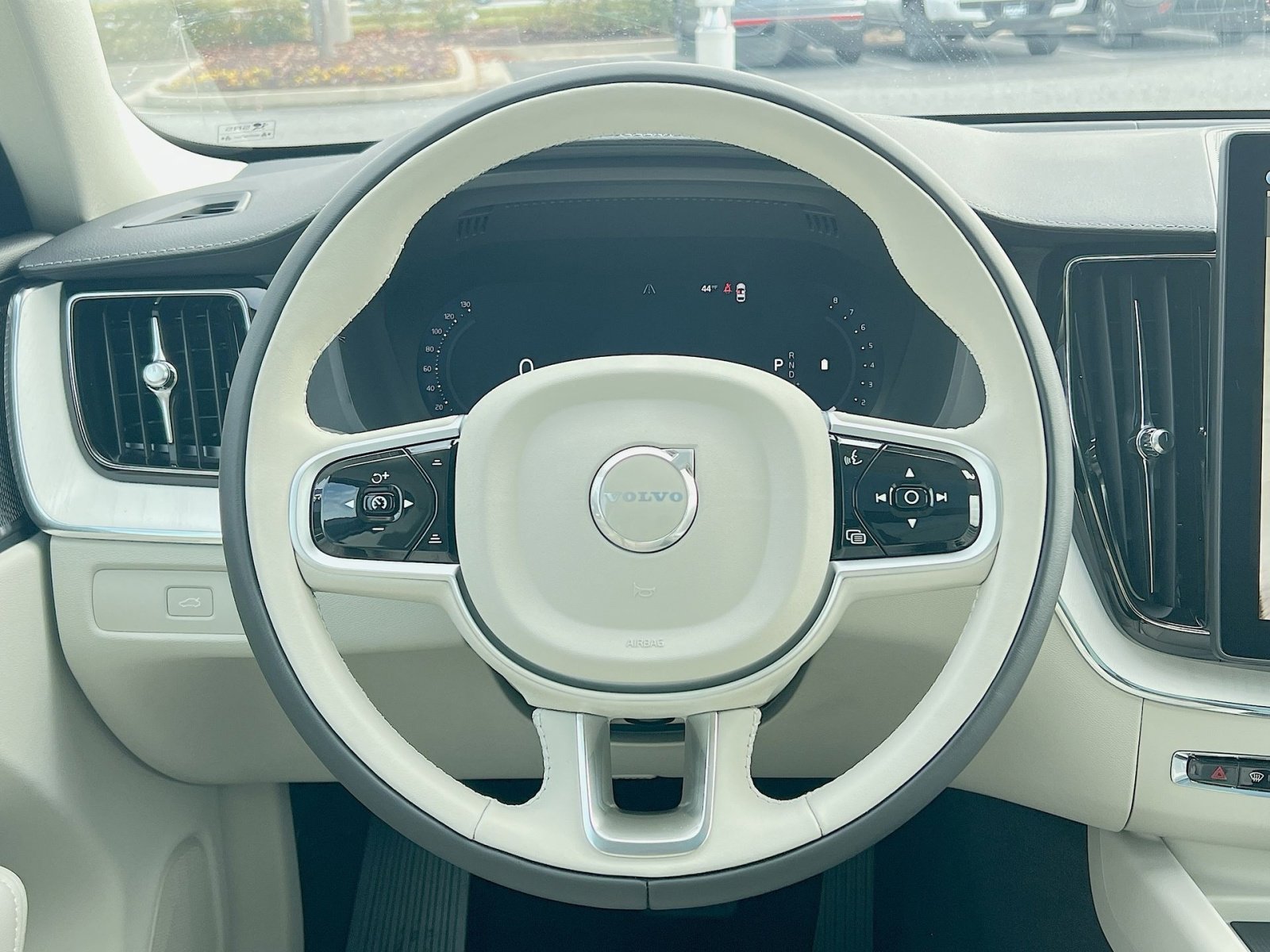 New 2026 Volvo XC60 B5 Ultra w/ Protection Package Premier image 16