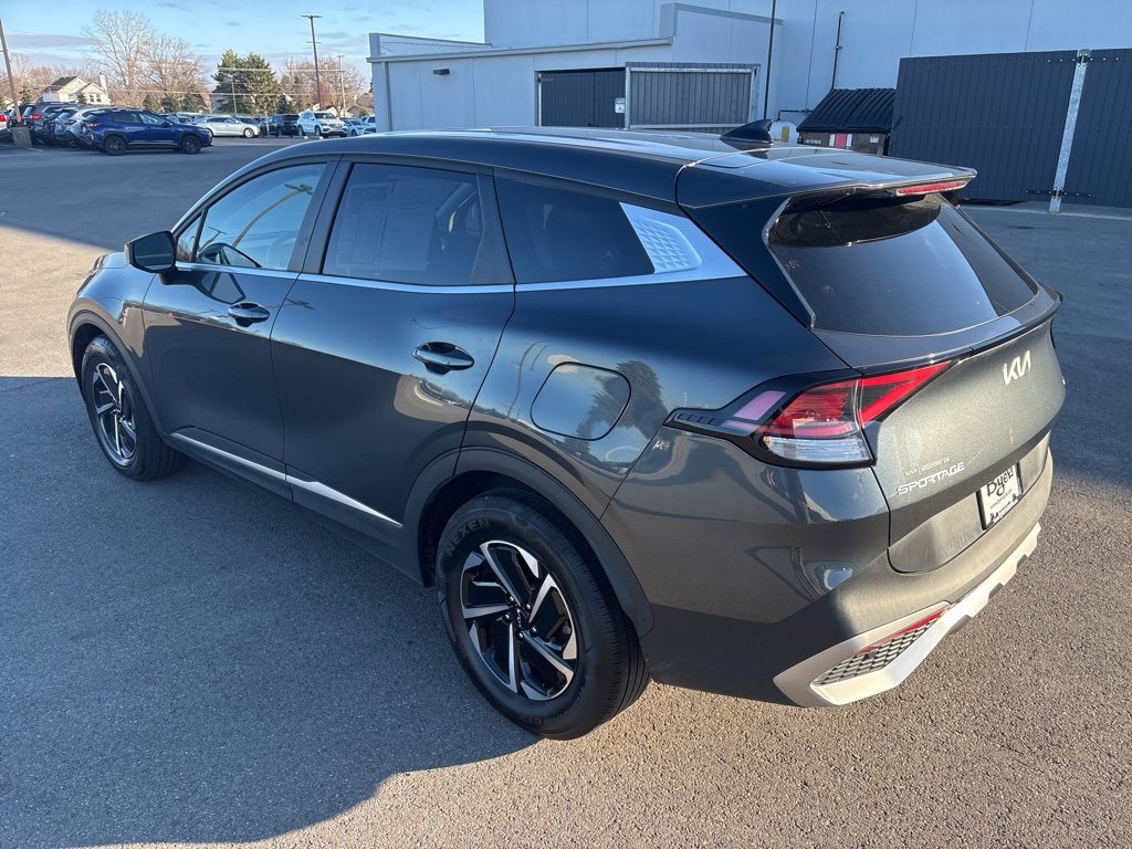 Used 2023 Kia Sportage LX image 5