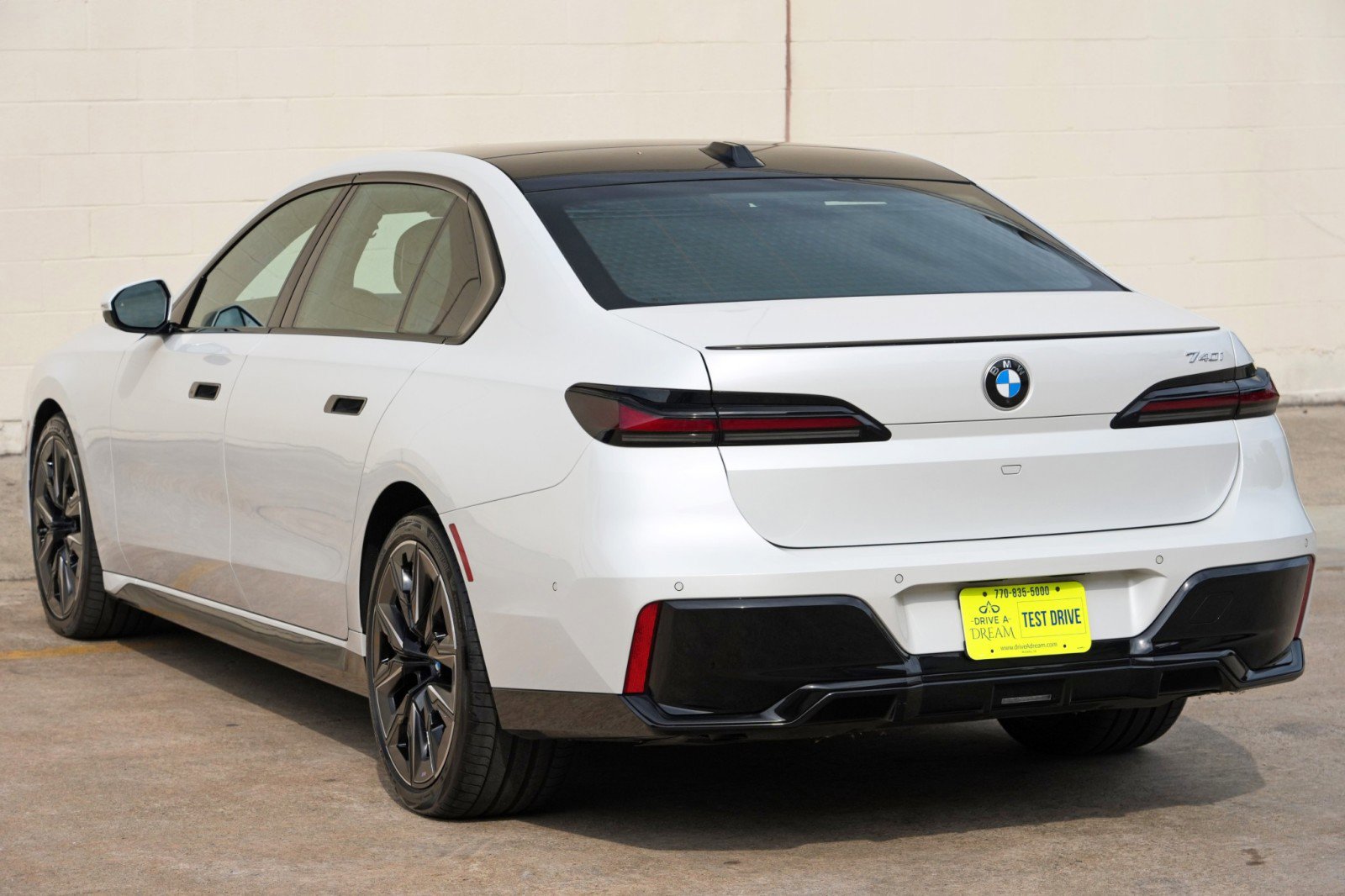 Used 2023 BMW 740i w/ Parking Assistance Package RWD image 63
