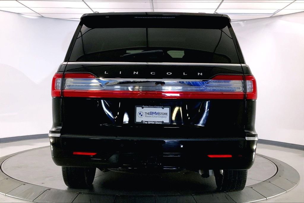 Used 2018 Lincoln Navigator Reserve w/ Technology Package AWD/4WD image 3