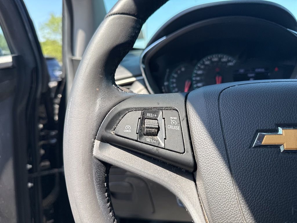 Used 2020 Chevrolet Trax LT w/ LT Convenience Package AWD/4WD image 9