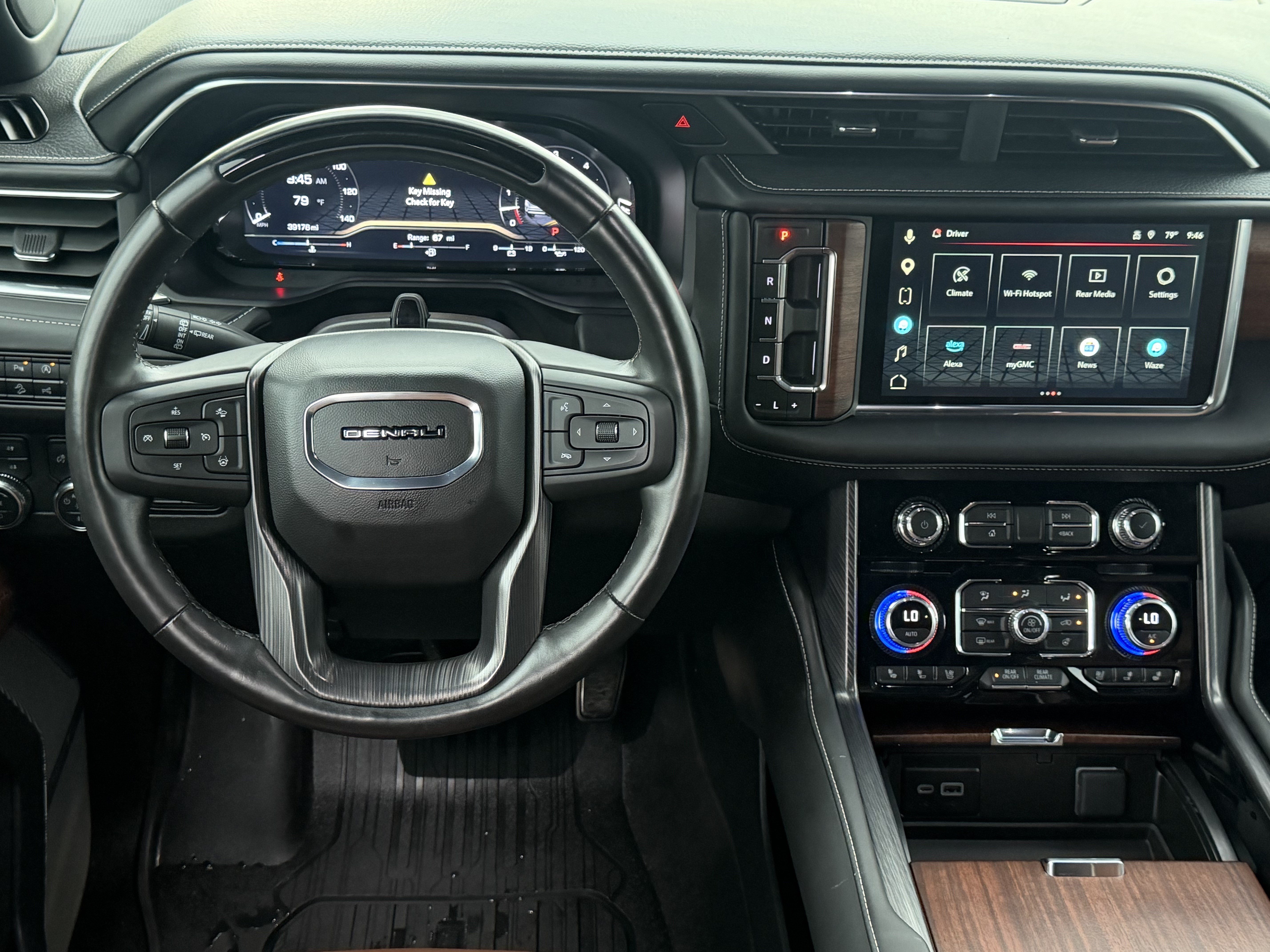 Used 2024 GMC Yukon Denali Ultimate AWD/4WD image 10