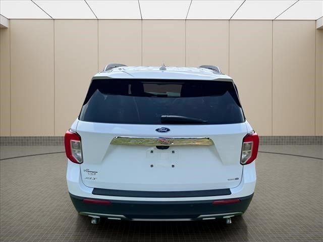 Used 2020 Ford Explorer XLT w/ Equipment Group 202A AWD/4WD image 19