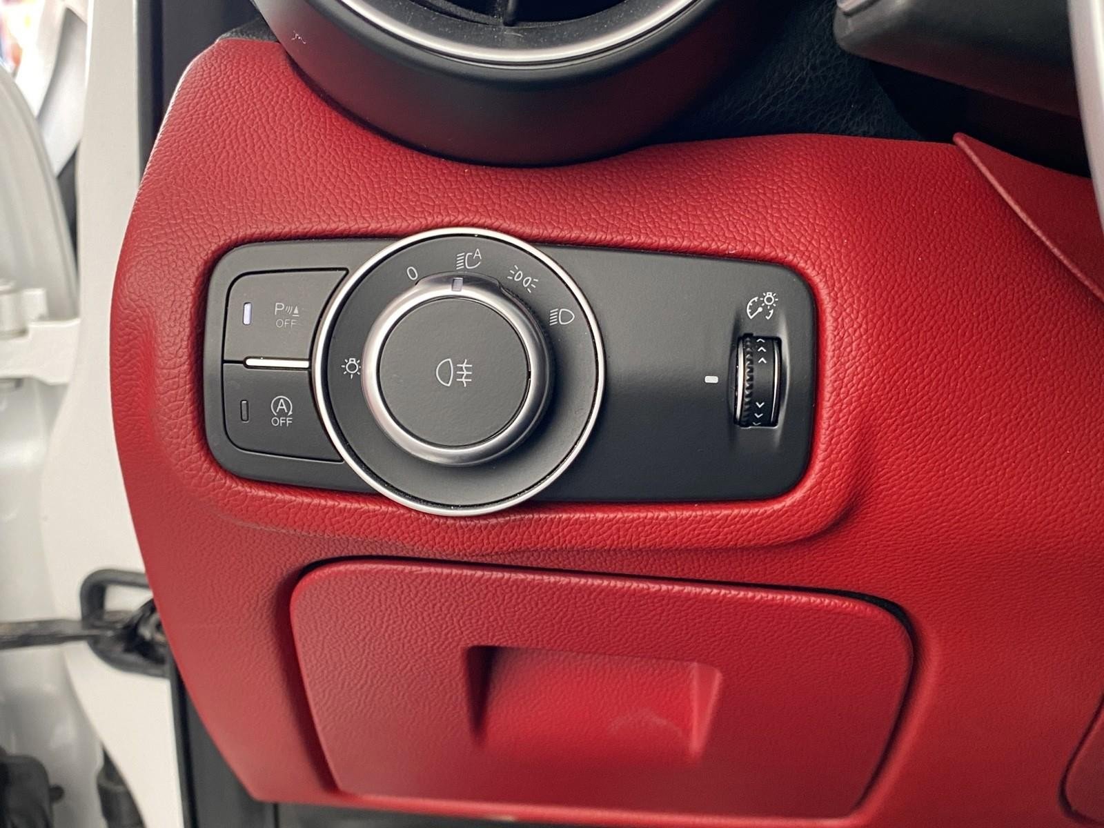 Used 2019 Alfa Romeo Giulia Quadrifoglio w/ Driver Assist Dynamic Package image 20