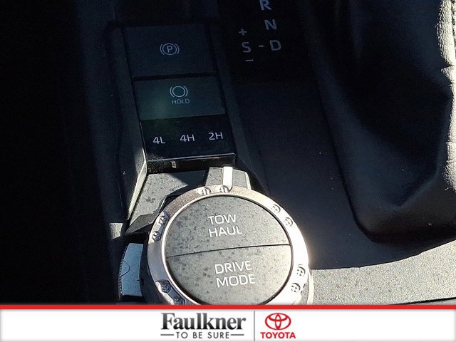 Used 2025 Toyota 4Runner SR5 AWD/4WD image 23