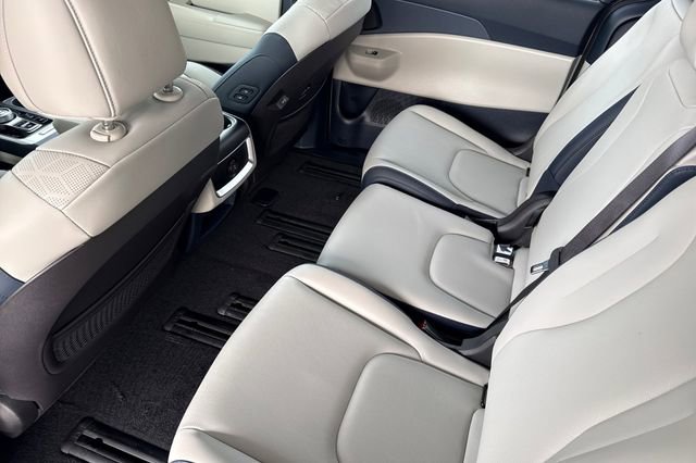 New 2026 Kia Carnival EX FWD image 14