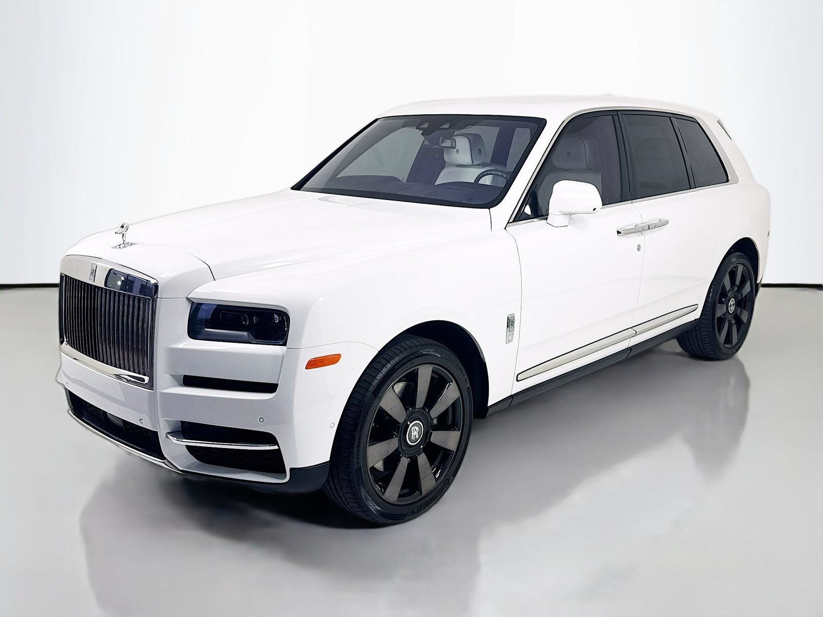 Certified 2021 Rolls-Royce Cullinan AWD/4WD image 3