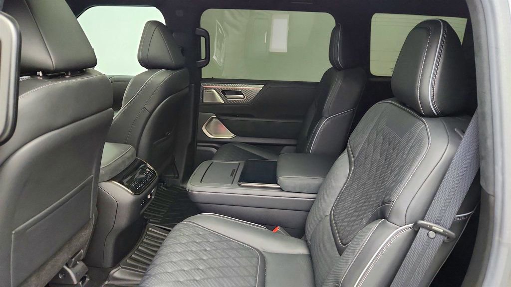 Used 2025 INFINITI QX80 Autograph w/ Autograph Exterior Package image 21