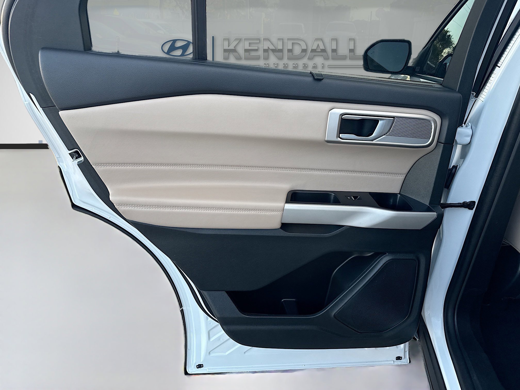 Used 2024 Ford Explorer Limited image 23