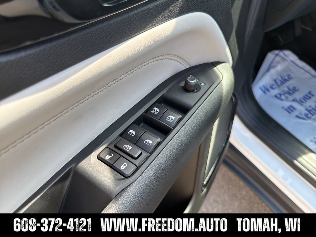 Used 2025 Jeep Compass Limited AWD/4WD image 11