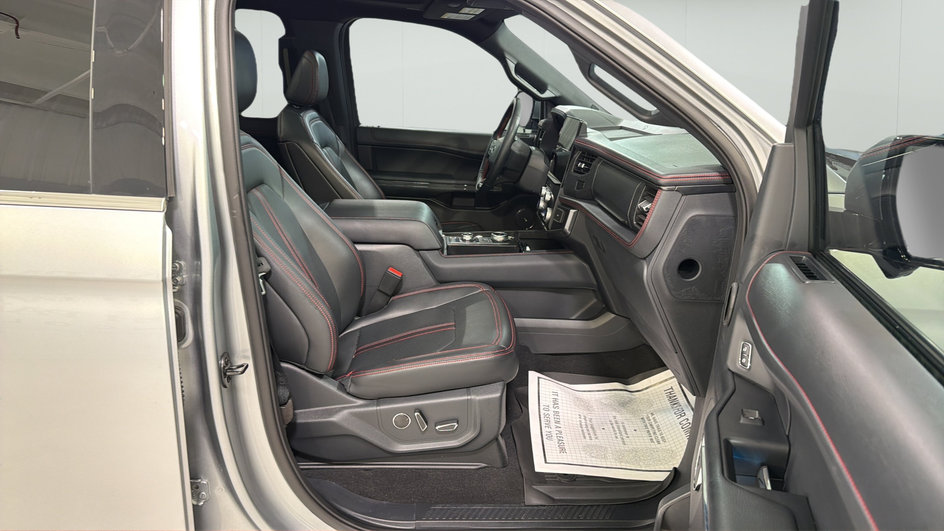 Used 2023 Ford Expedition Limited AWD/4WD image 22