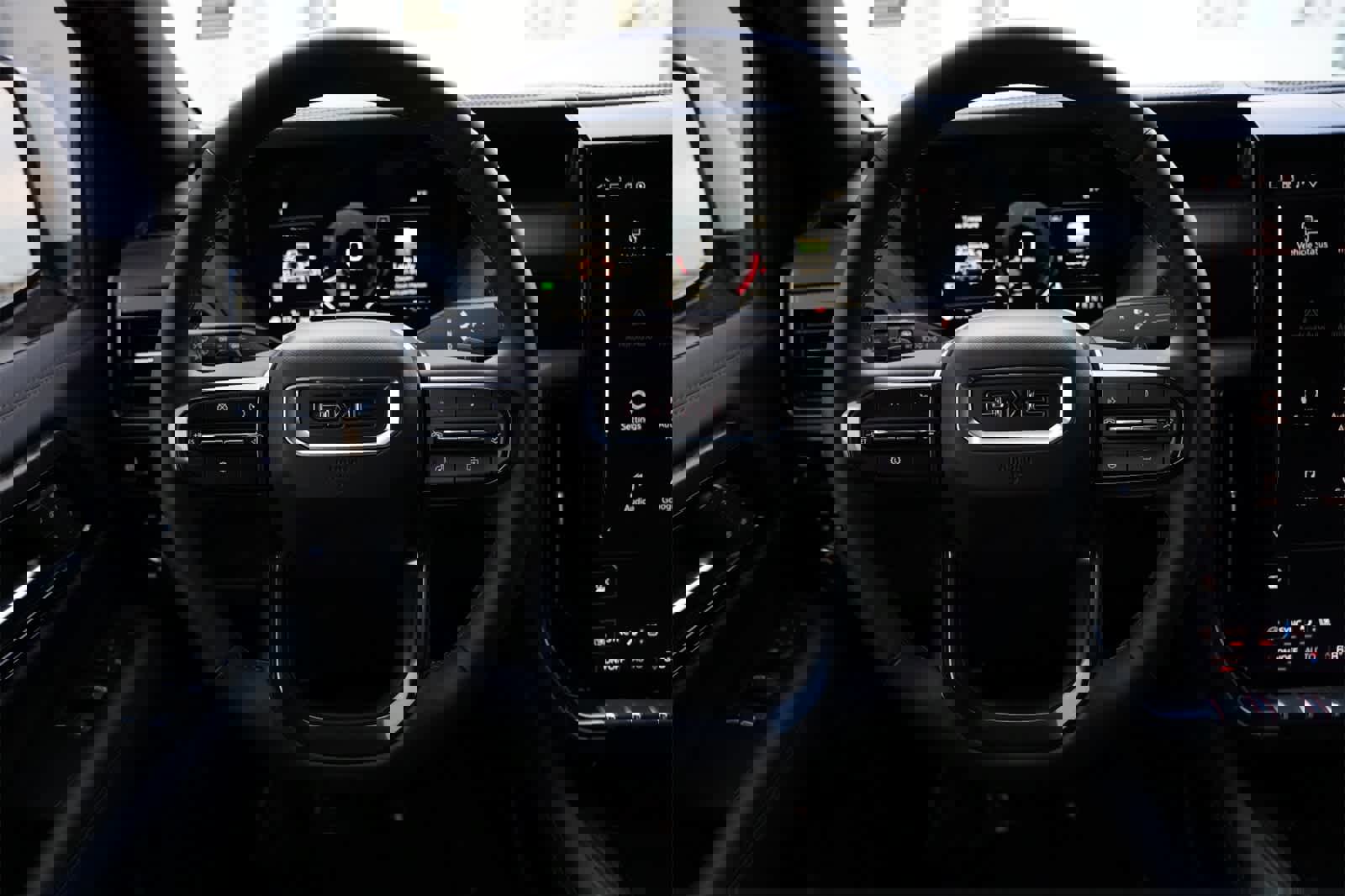 Used 2025 GMC Yukon AT4 w/ AT4 Premium Package image 9