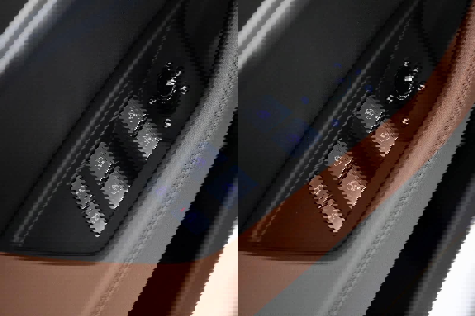 Used 2022 Audi e-tron Premium Plus w/ Premium Plus Package image 18