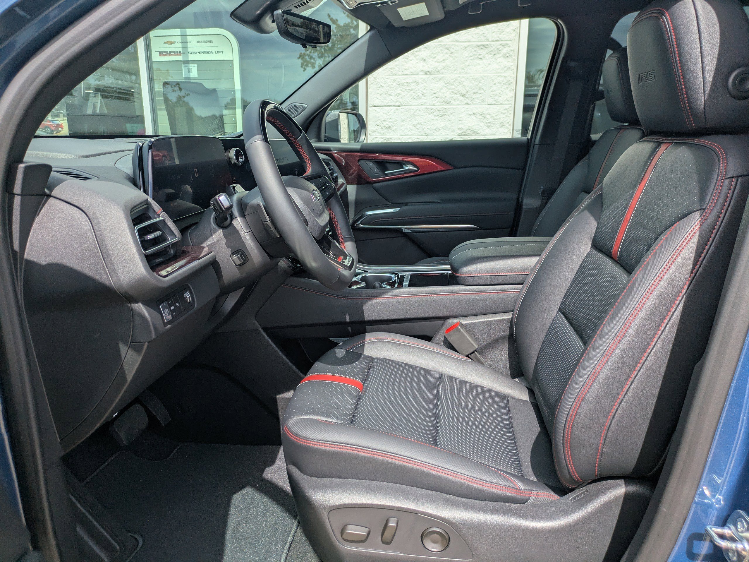 New 2026 Chevrolet Traverse RS image 21