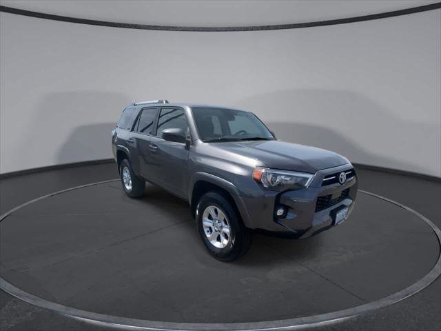 Certified 2022 Toyota 4Runner SR5 AWD/4WD image 2