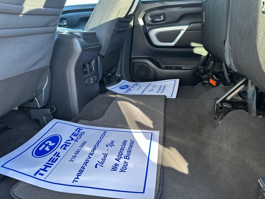Used 2020 Nissan Titan SV w/ SV Convenience Package image 12