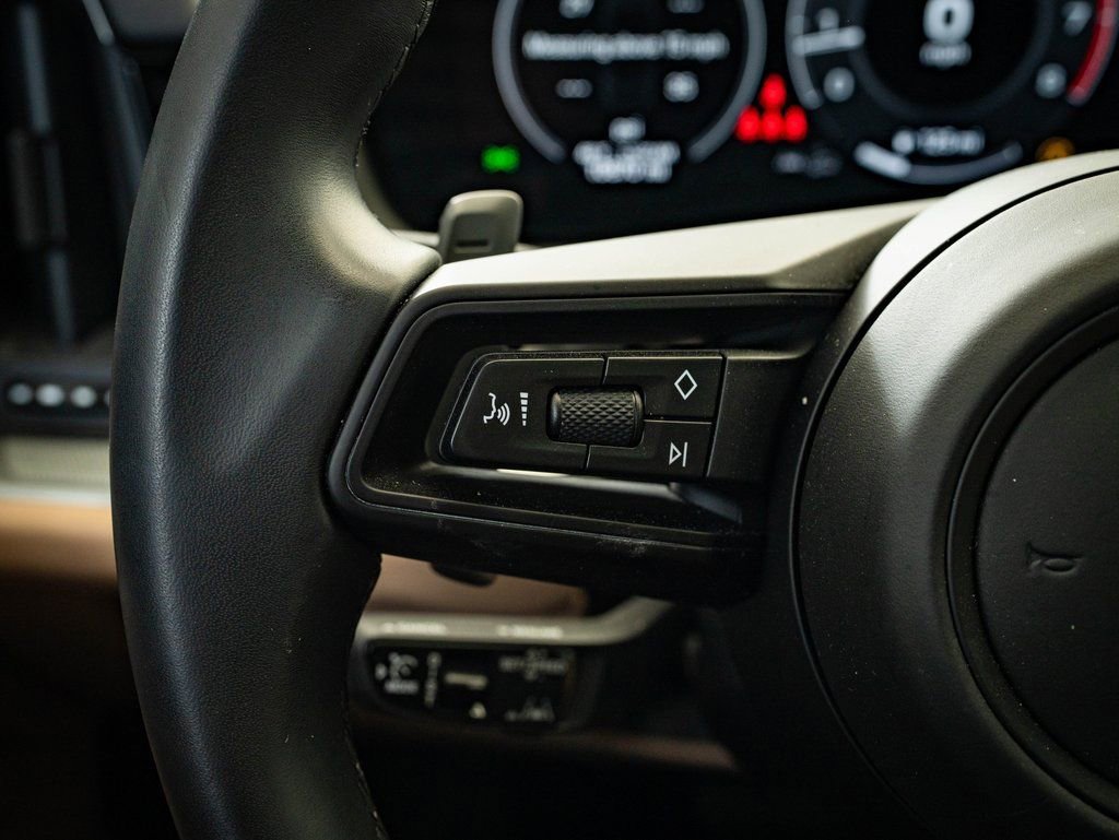 Certified 2024 Porsche Cayenne Coupe AWD/4WD image 27