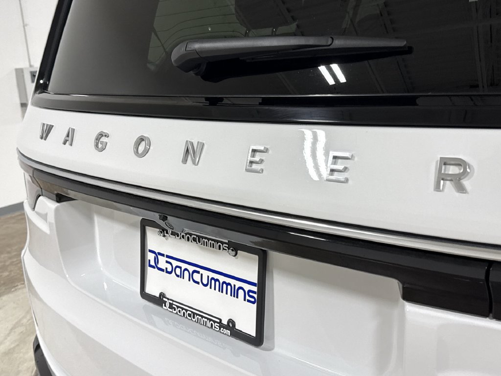 Used 2025 Jeep Wagoneer Series II AWD/4WD image 28