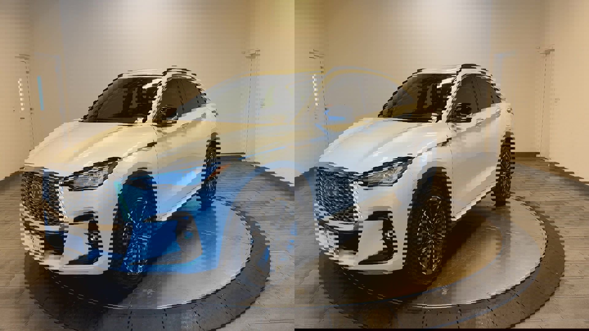 Certified 2025 INFINITI QX55 Luxe w/ Cargo Package image 4