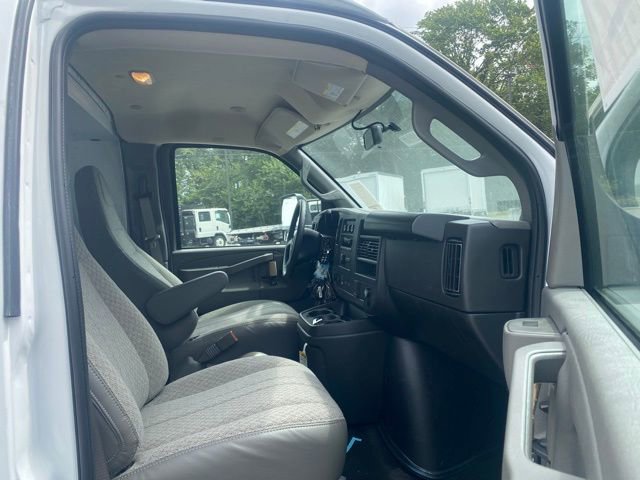 New 2025 Chevrolet Express 3500 w/ Power Convenience Package image 29
