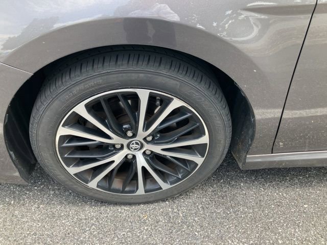 Used 2018 Toyota Camry SE FWD image 9
