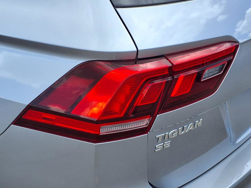 Used 2020 Volkswagen Tiguan SE image 24