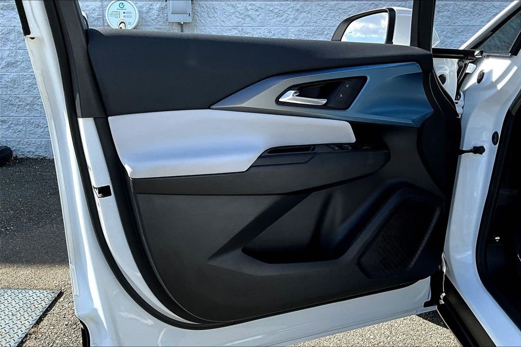 Used 2025 Chevrolet Equinox EV LT image 26