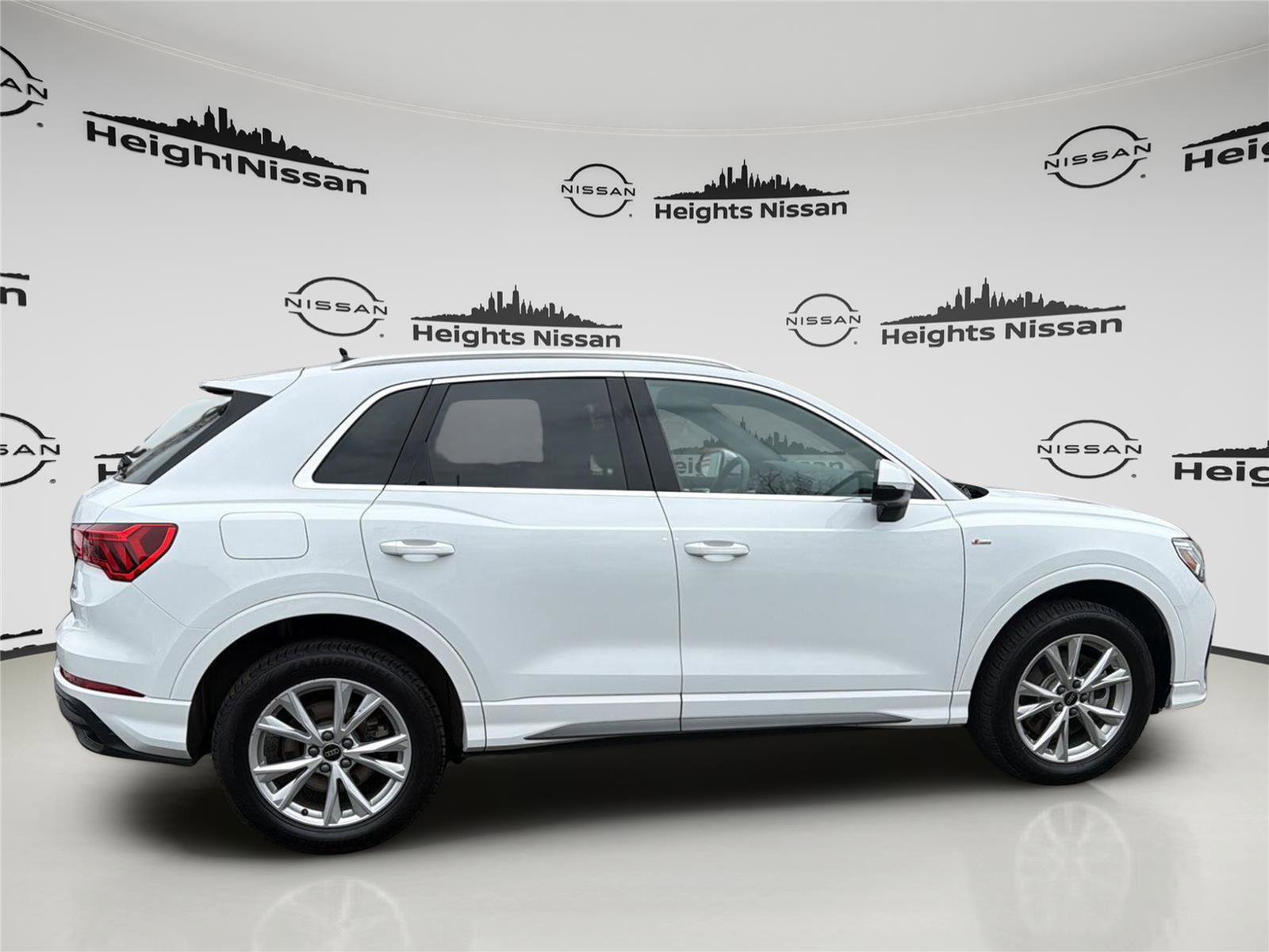 Used 2025 Audi Q3 2.0T Premium image 6