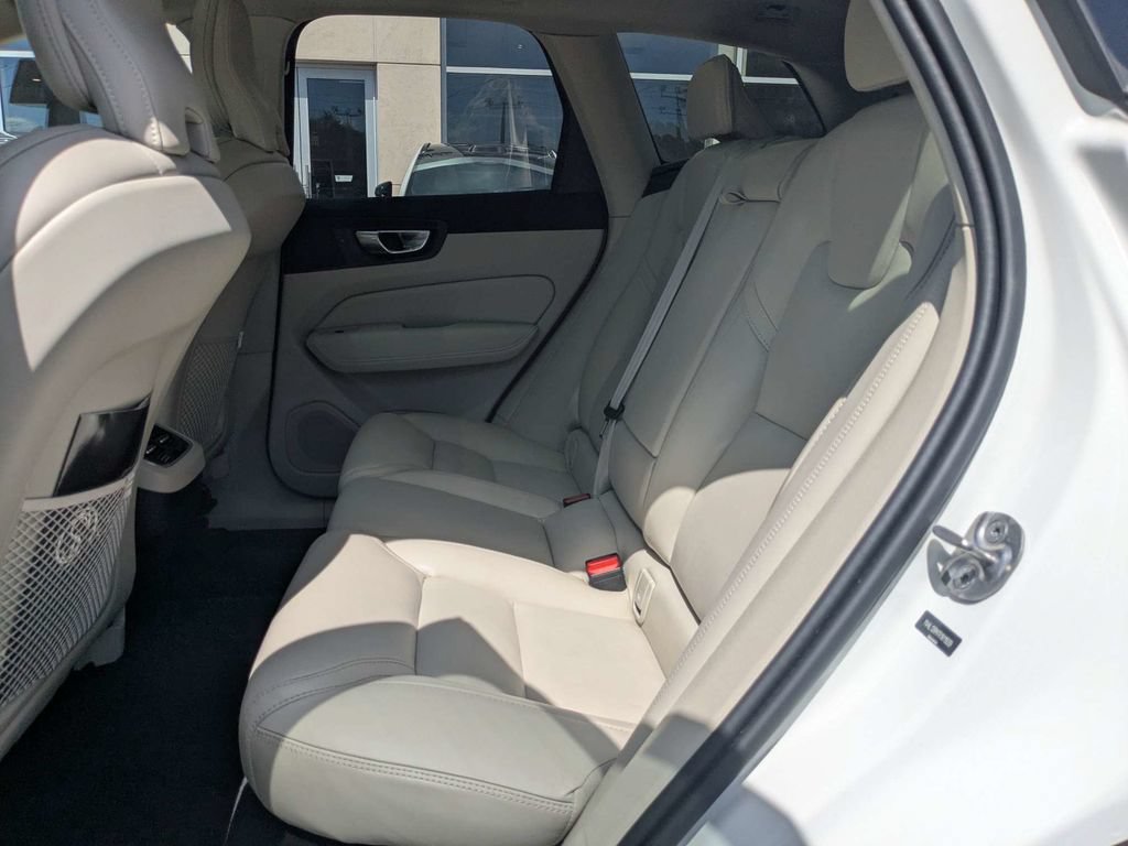Certified 2024 Volvo XC60 B5 Ultimate w/ Protection Package Premier AWD/4WD image 20