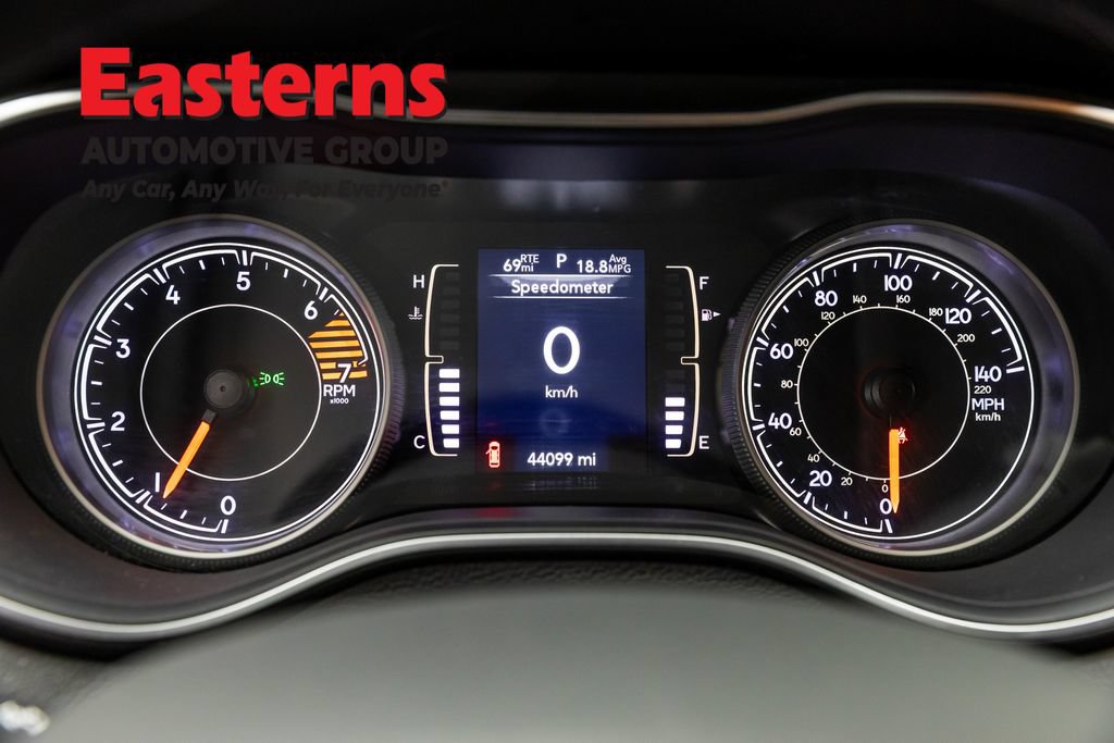 Used 2021 Jeep Cherokee Latitude Plus AWD/4WD image 19