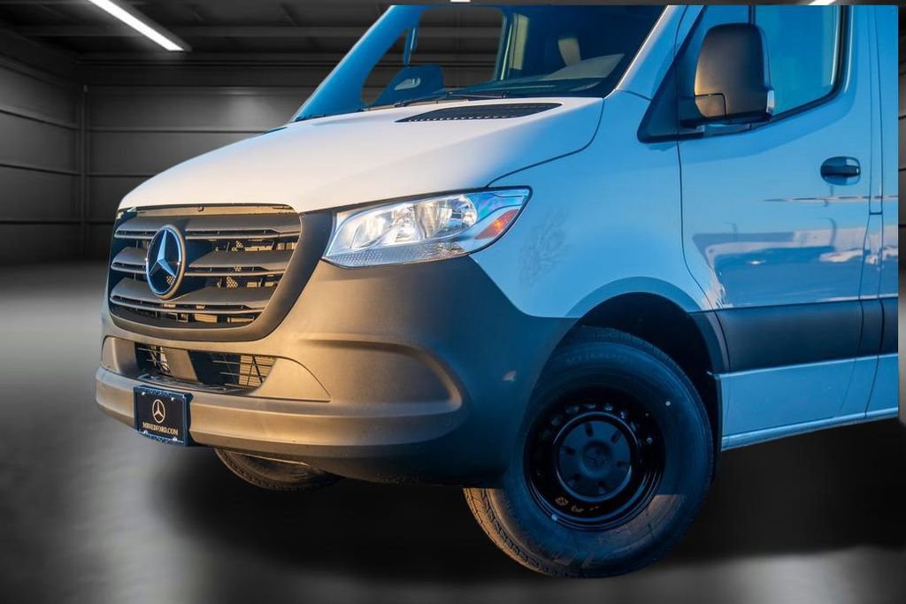 Used 2025 Mercedes-Benz Sprinter 2500 image 14