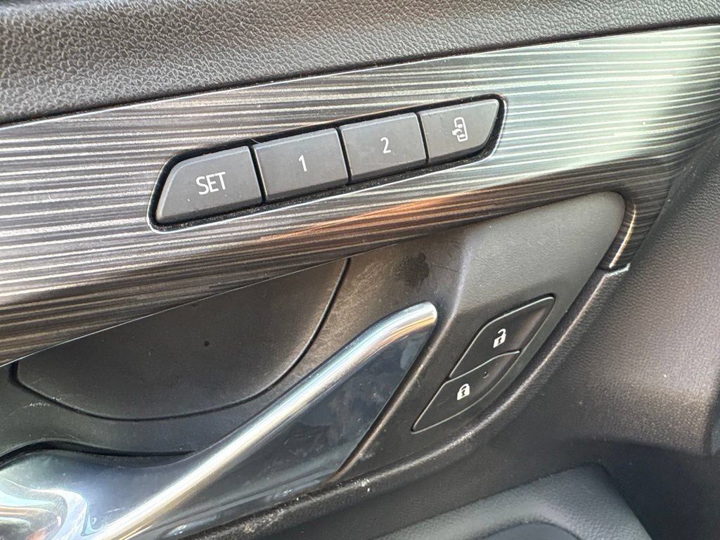 Used 2024 GMC Terrain SLT FWD image 28
