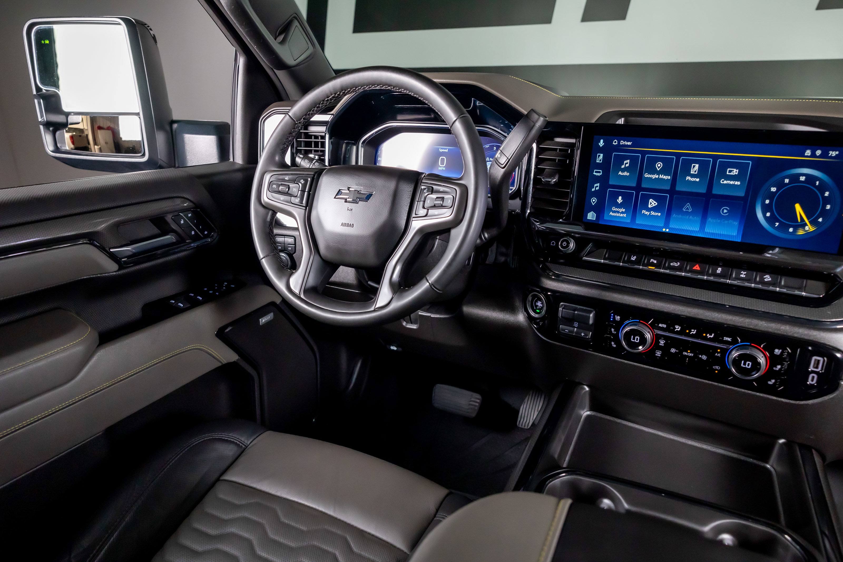 Used 2024 Chevrolet Silverado 2500 ZR2 w/ LPO, Dark Essentials Package AWD/4WD image 7