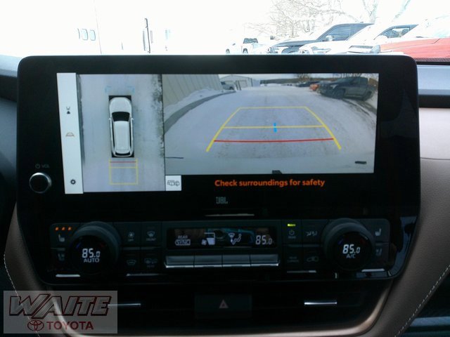 Used 2024 Toyota Grand Highlander AWD Hybrid image 17