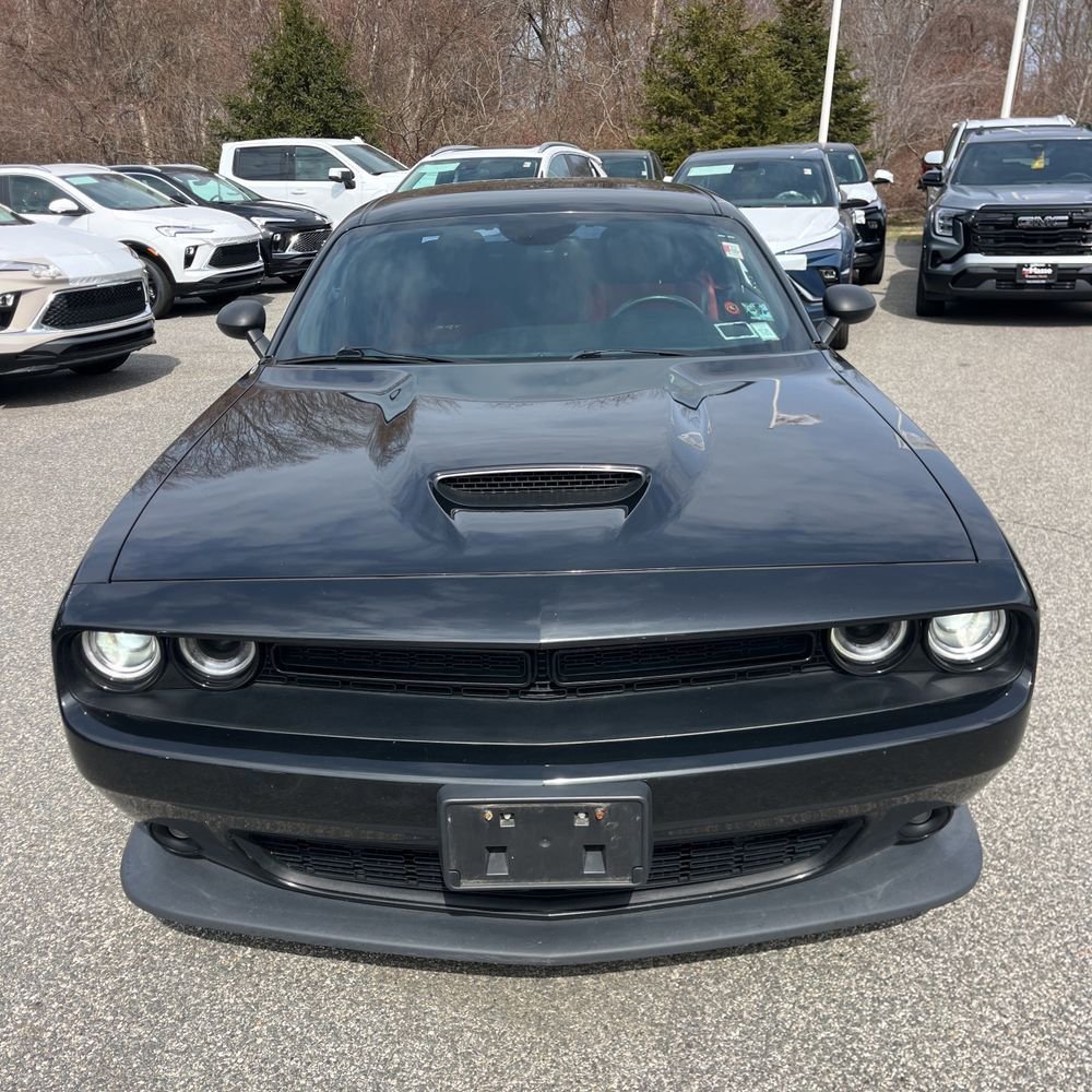 Used 2016 Dodge Challenger SRT w/ Technology Group image 2