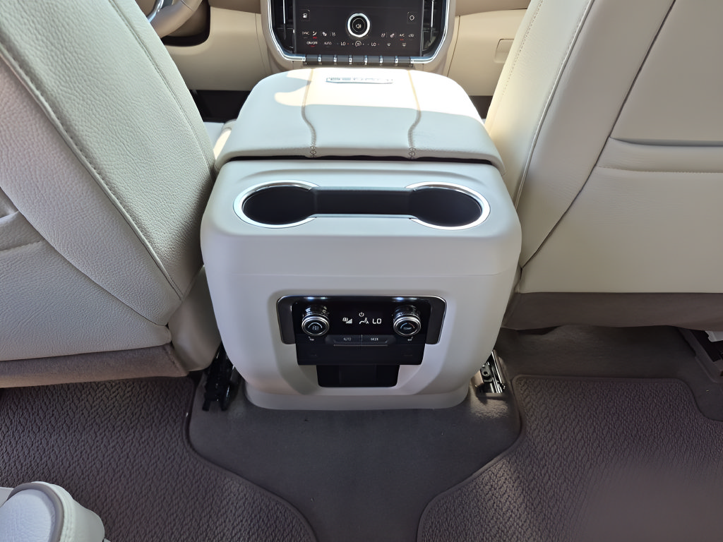 New 2026 GMC Yukon Denali w/ Sun & Power Step Package AWD/4WD image 31