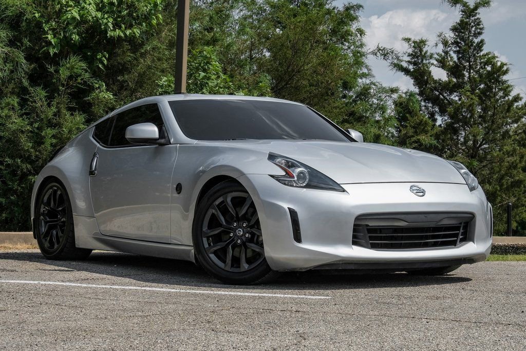 Used 2020 Nissan 370Z Coupe image 4