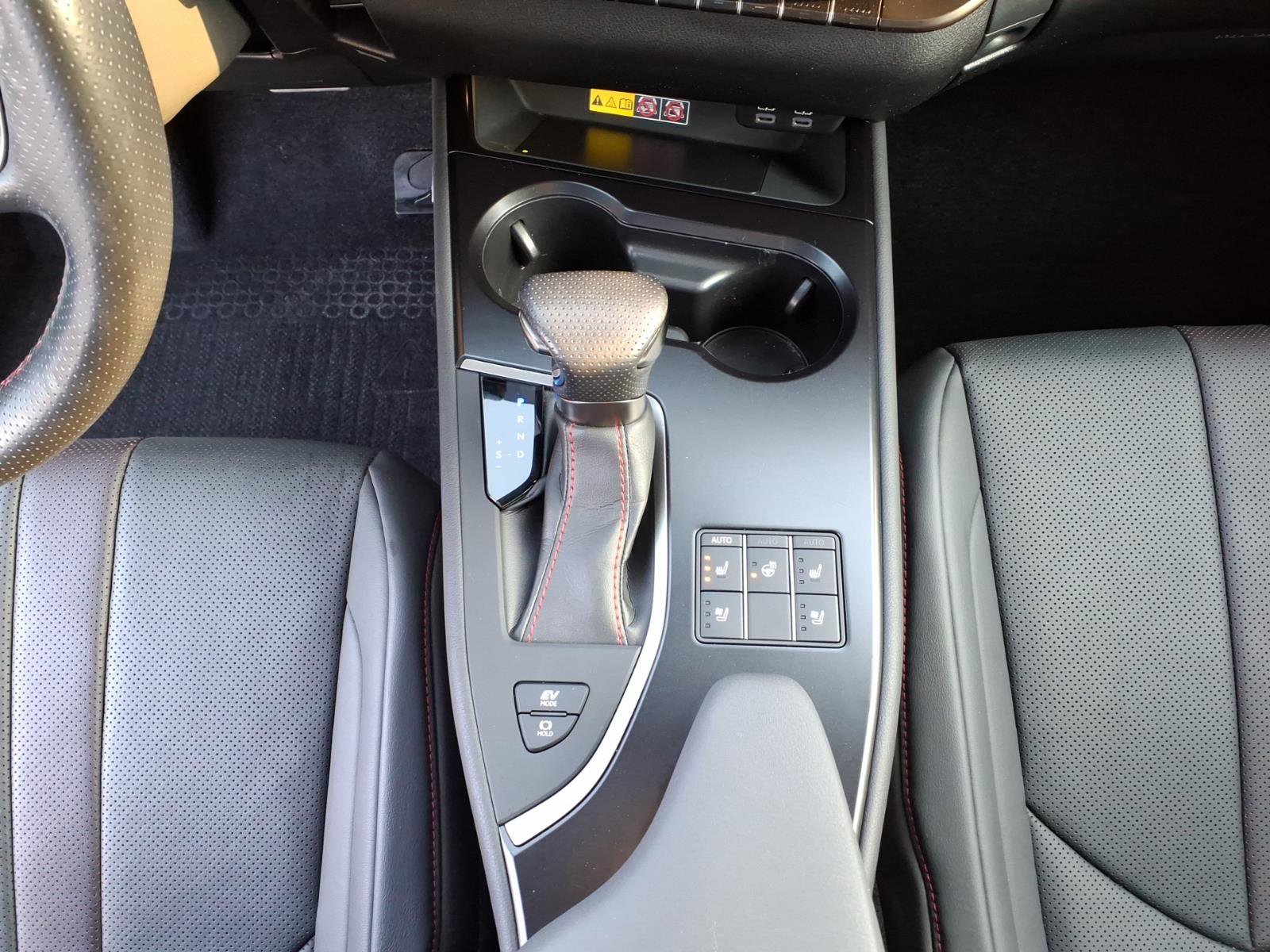 Used 2023 Lexus UX 250h F Sport image 23