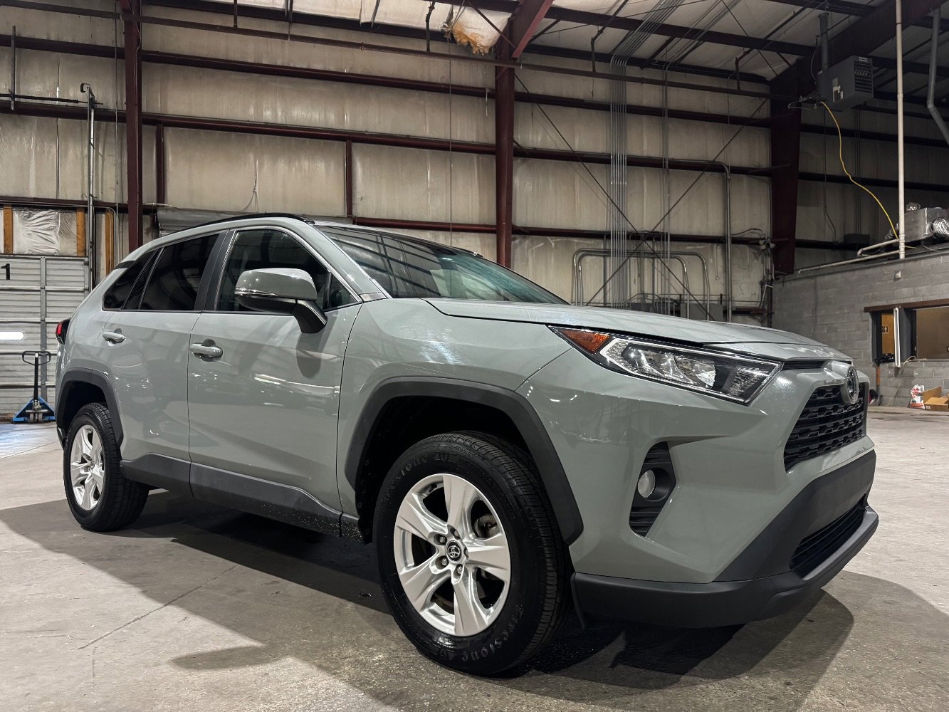 Used 2021 Toyota RAV4 XLE image 1