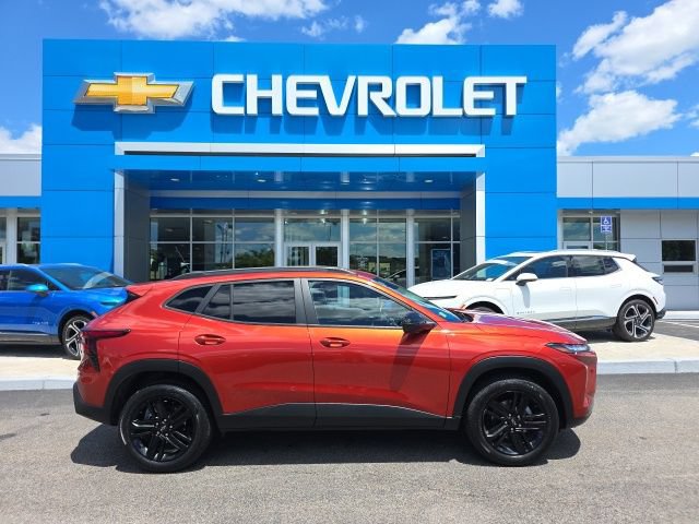 Used 2024 Chevrolet Trax ACTIV w/ Driver Confidence Package FWD image 2