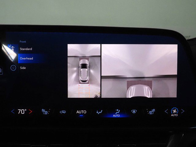 Used 2024 Chevrolet Equinox EV LT image 32