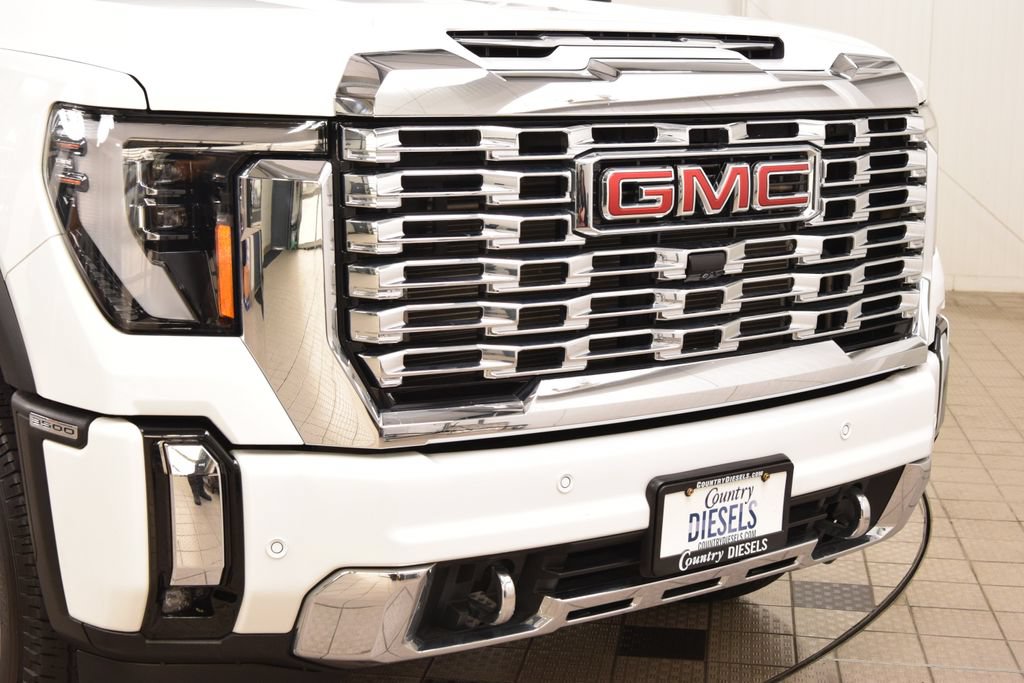 Used 2025 GMC Sierra 3500 Denali w/ Denali Reserve Package AWD/4WD image 12