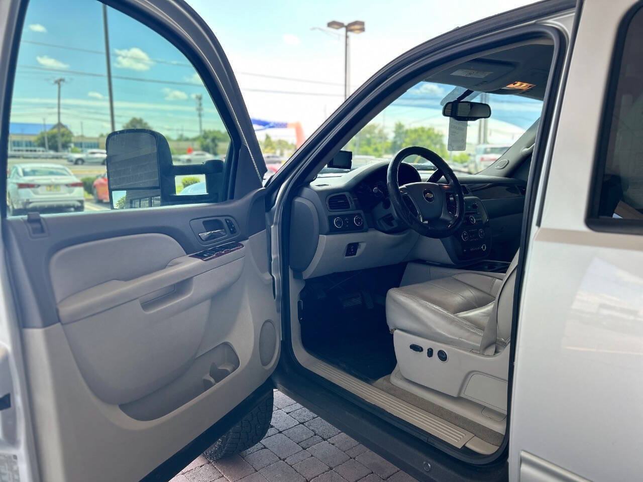 Used 2012 Chevrolet Silverado 2500 LTZ w/ LTZ Plus Package AWD/4WD image 32