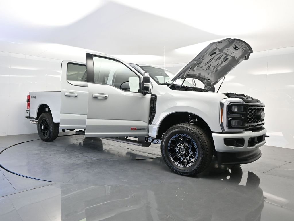 Used 2026 Ford F350 Lariat w/ Black Appearance Package image 39