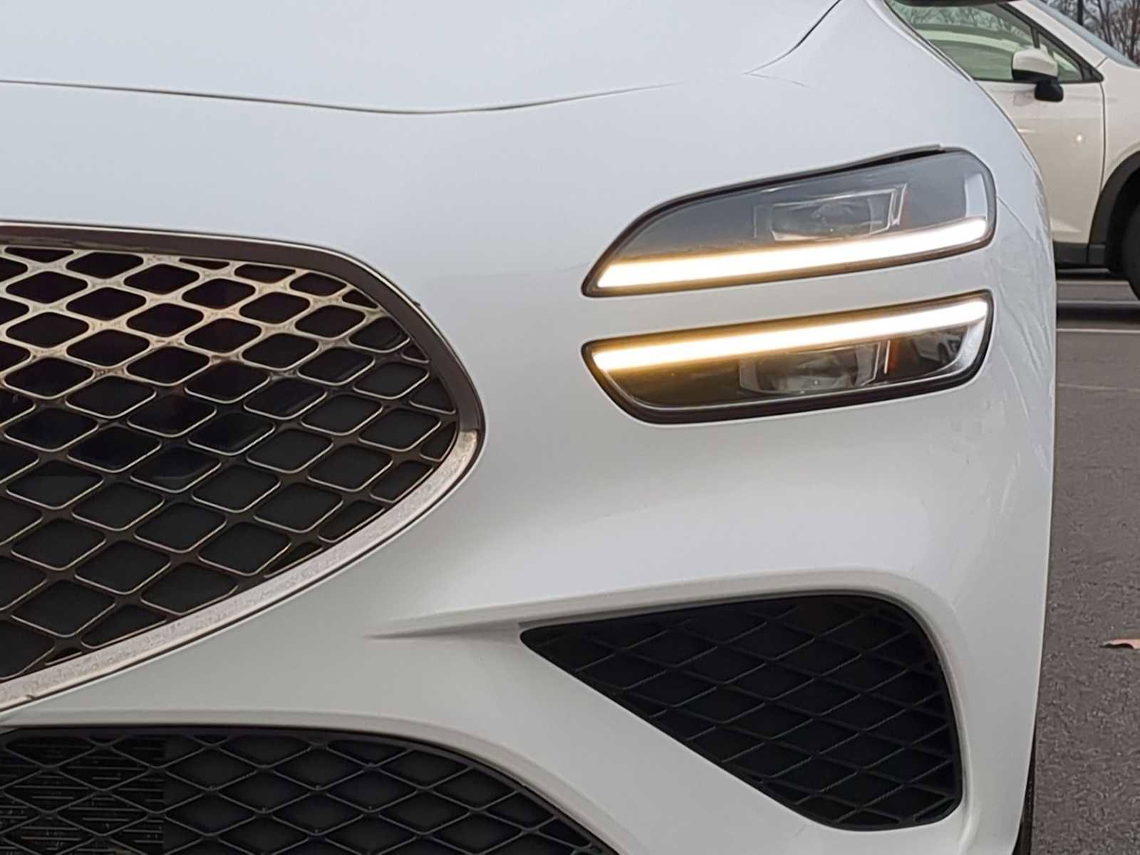 Used 2024 Genesis G70 2.5T image 11