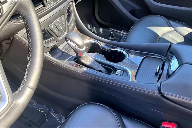 Used 2020 Buick Envision Essence AWD/4WD image 16