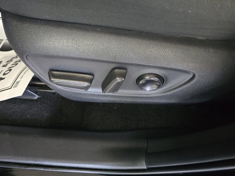 Used 2025 Toyota RAV4 XLE AWD/4WD image 16