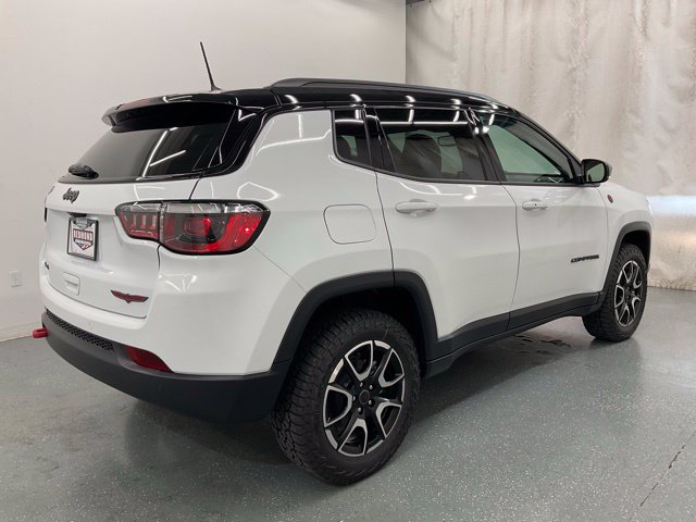 New 2026 Jeep Compass Trailhawk AWD/4WD image 7